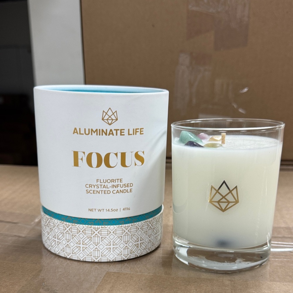 Focus Fluorite Crystal-Infused Candle - Cream
